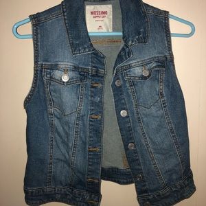 Sleeveless Jean Jacket